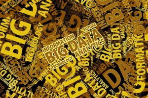 Imagen en la que aparece "Big Data" escrito en diferentes tamaños y superpuestos.